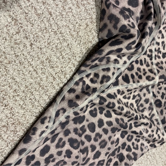 Spiritual gangster leopard print leggings, size large - Picture 3 of 4